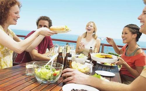 娱乐吃瓜酱带家里长辈,一场跨越代沟的欢乐盛宴