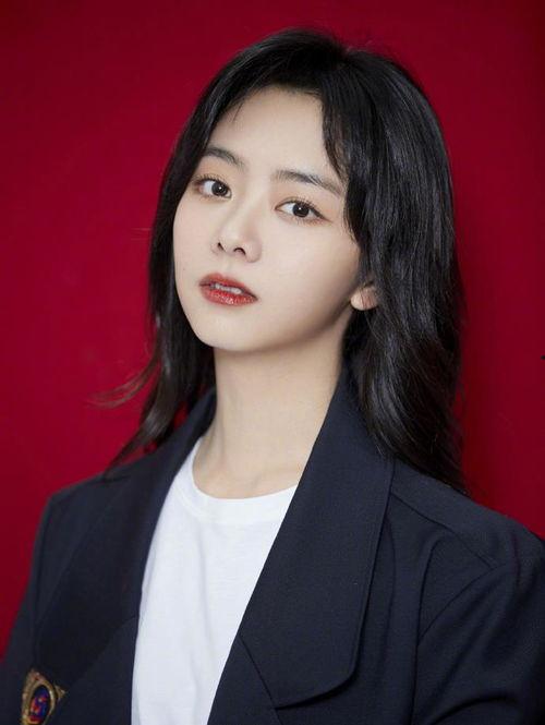 谭松韵娱乐吃瓜八卦图,揭秘明星幕后生活点滴